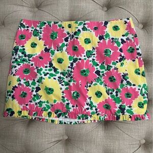 Super cute flowered, mini skirt